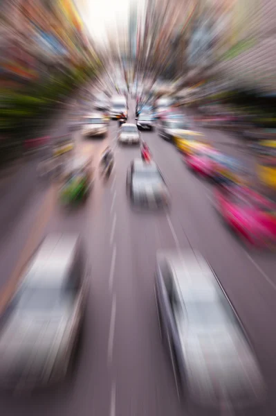 Carros rápidos em movimento — Fotografia de Stock