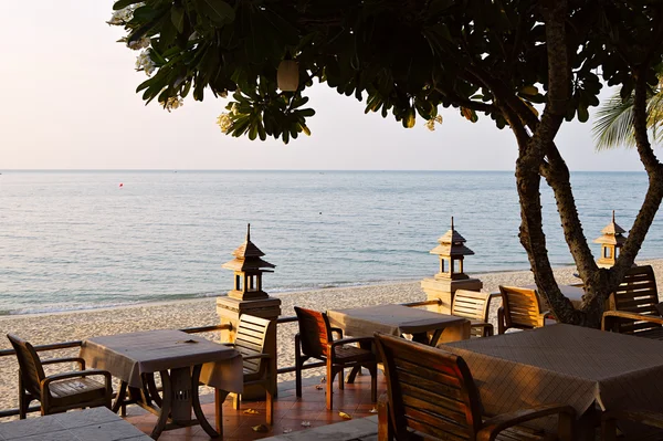 Café op het tropische eiland strand — Stockfoto
