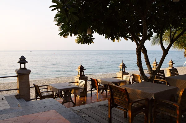 Café en la playa de la isla tropical — Foto de Stock