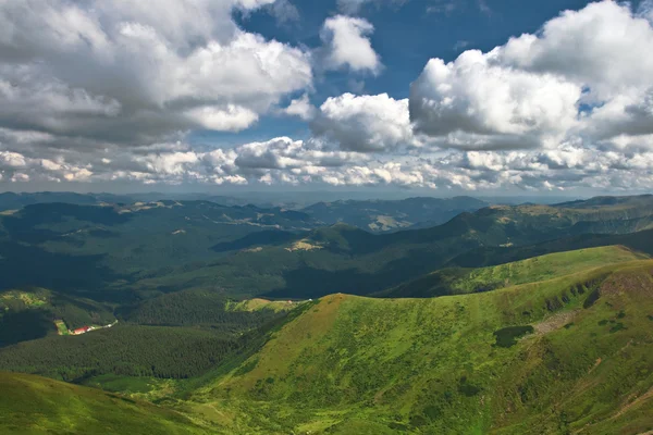 Dağ vadi manzarası — Stok fotoğraf