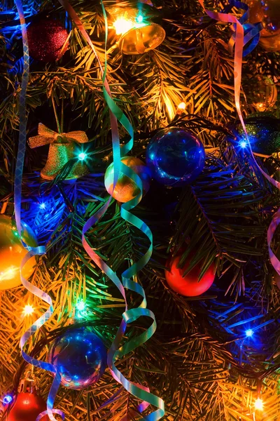 Lumières de décorations d'arbres de Noël — Photo