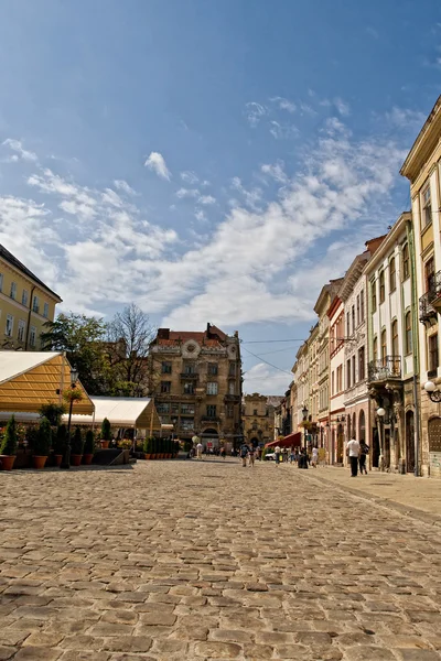 Eski Arnavut kaldırımlı sokakları Lvov — Stok fotoğraf