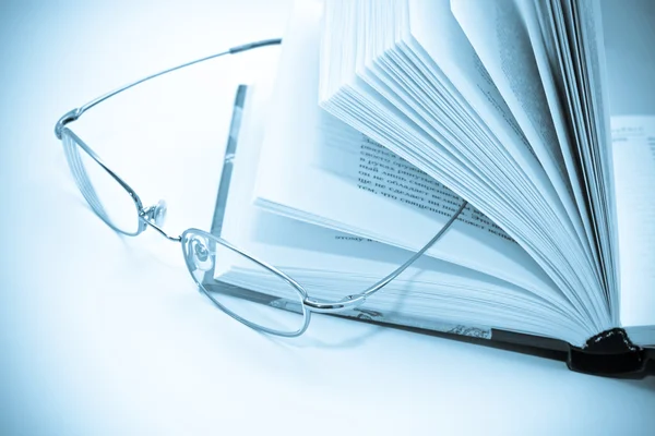 Book with Glasses — Stock Photo, Image