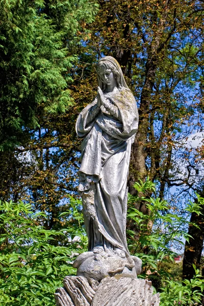 Neitsyt Maria patsas — kuvapankkivalokuva