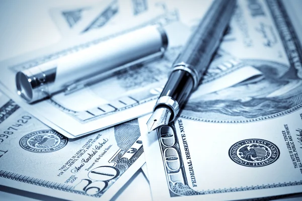 Pen on the us money — Stock Photo, Image