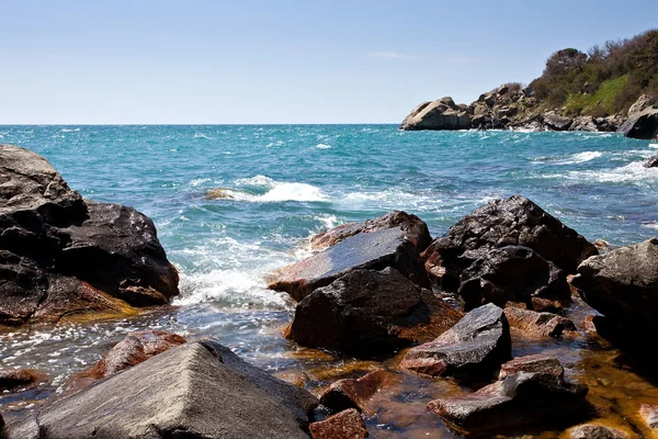 Costa rocciosa del Mar Nero — Foto Stock
