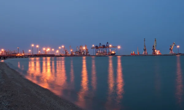 Porto marítimo nocturno — Fotografia de Stock