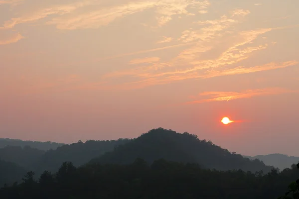 Nascer do sol no Great Smoky Mountains National Park — Fotografia de Stock