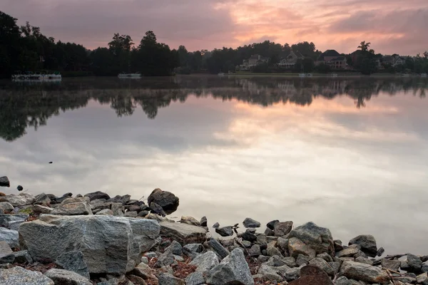 湖の朝シーン — ストック写真