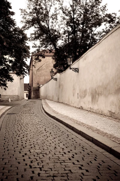Malé ulice v Praze — Stock fotografie