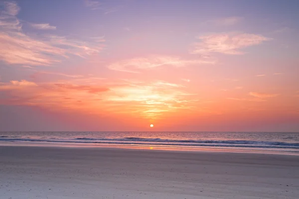 Nascer do sol sobre o Oceano Atlântico — Fotografia de Stock