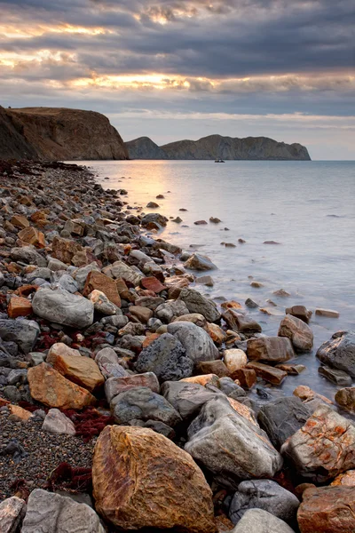 黑海岩石海岸的日出 — 图库照片
