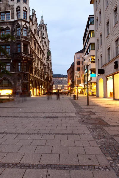 Foto nocturna de la calle Munich — Foto de Stock