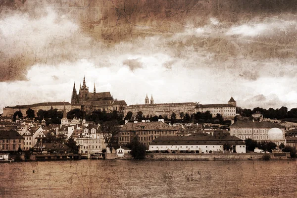 Vlava 河和布拉格旧的复古照片 — 图库照片