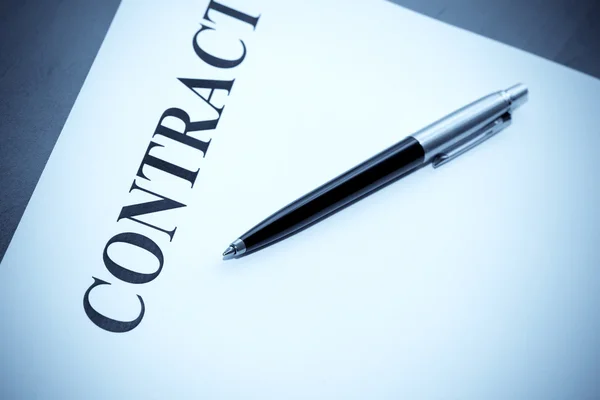 Caneta e contrato — Fotografia de Stock