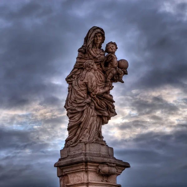 Maagd Maria standbeeld — Stockfoto