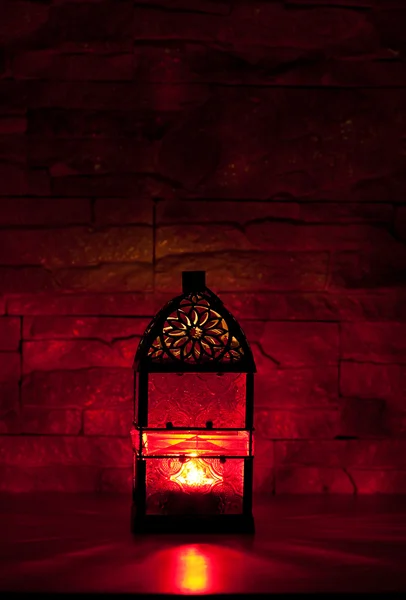 Linterna roja ardiente —  Fotos de Stock
