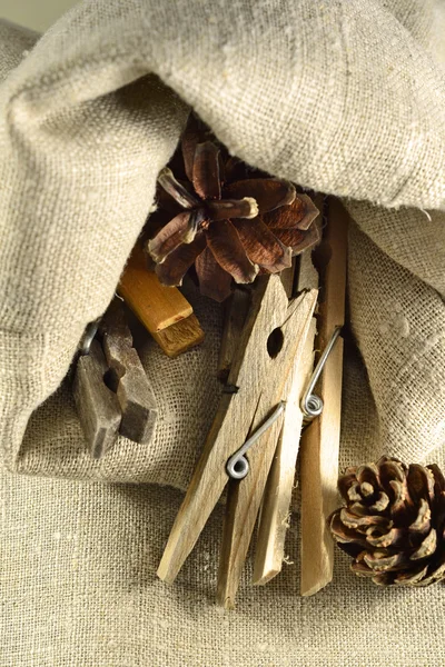 Clothespins keten torba — Stok fotoğraf