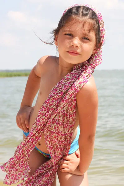 Girl on the summer beach — Stock Photo, Image