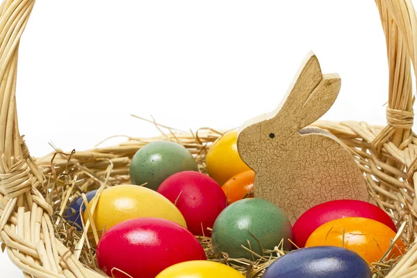 Huevos de Pascua pintados a mano con conejo — Foto de Stock