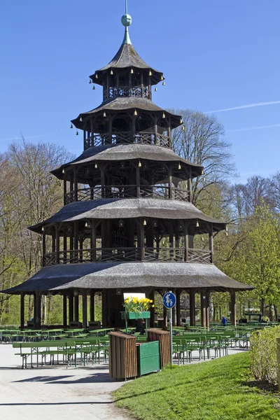 Zabytkowy "chinesischer turm" Wieża w Monachium, Bawaria, Niemcy — Zdjęcie stockowe