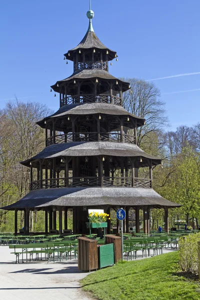 Tarihi "chinesischer turm" kule, Münih, Bavyera, Almanya — Stok fotoğraf