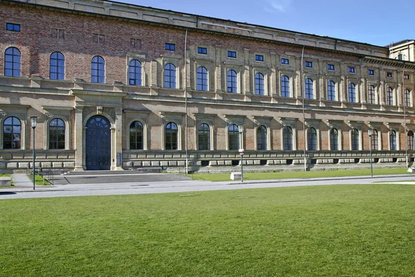"Alte Pinakothek "Museum in München, Beieren, Duitsland — Stockfoto