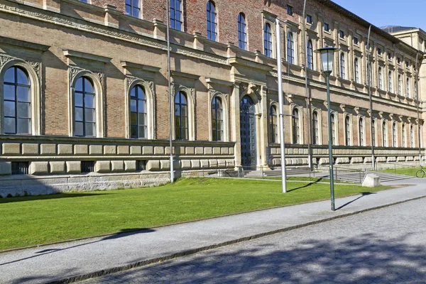 "Alte Pinakothek "Museum in München, Beieren, Duitsland — Stockfoto