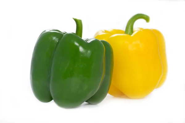 Paprika papriky na bílém pozadí, mělké dof — Stock fotografie