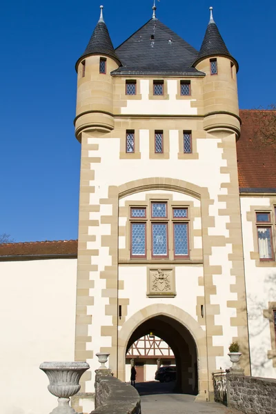 Входная башня знаменитого замка Гётценбург, Германия — стоковое фото