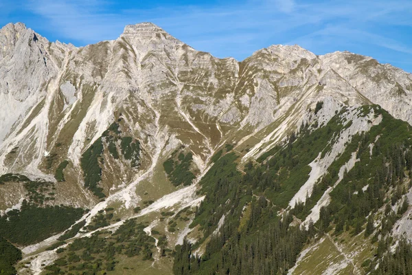 "Schoettelkarspitze "vrchol v bavorských Alpách (Německo) — Stock fotografie