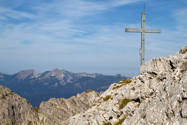Gipfelkreuz der Gumpenkarspitze, Bayern — Stockfoto