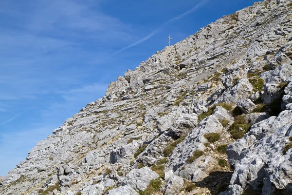 Summit cross på den "gumpenkarspitze" topp, Bayern, Tysklandet — Stockfoto