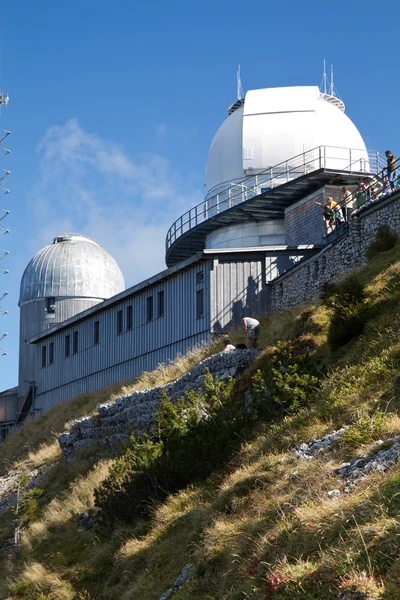Observatory on a mountain peak, Bavaria — Stock Photo, Image