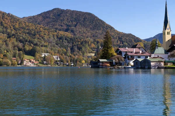 Estate indiana sul lago "Tegernsee" in Baviera, Germania — Foto Stock