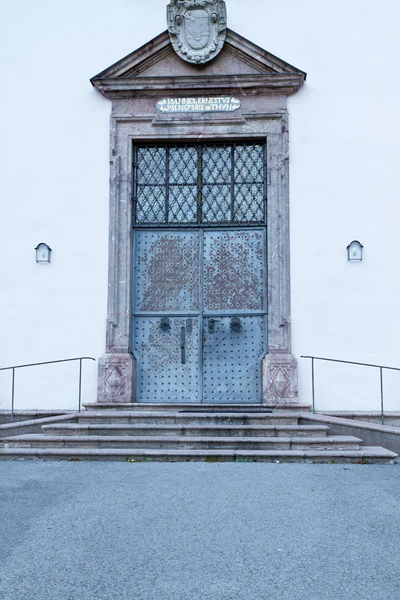 Ingang van de kerk kirchental maria in st. martin, Oostenrijk — Stockfoto