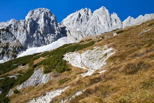 Piesze wycieczki w Alpy Austriackie (gór Zahmer Kaiser) — Zdjęcie stockowe