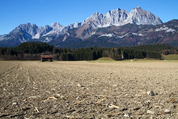 Montagne "Zahmer Kaiser" in Tirolo, Austria, in autunno — Foto Stock