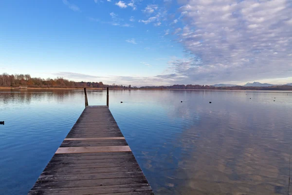 Podzim u Chiemského jezera v Bavorsku, Německo — Stock fotografie