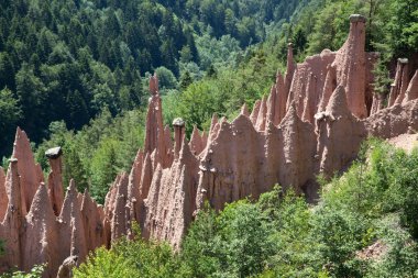 toprak piramitleri renon, İtalya