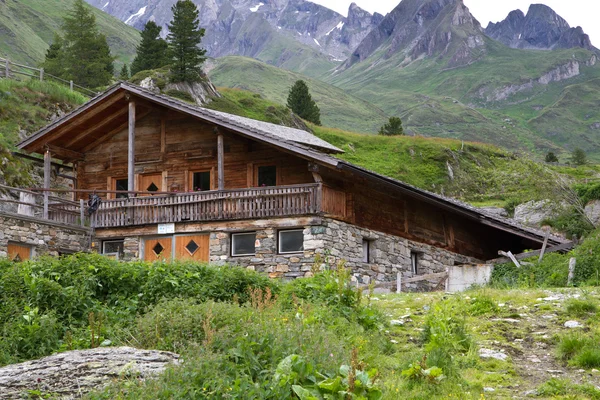Hegyi kunyhóban Dél-Tirol, Olaszország — Stock Fotó