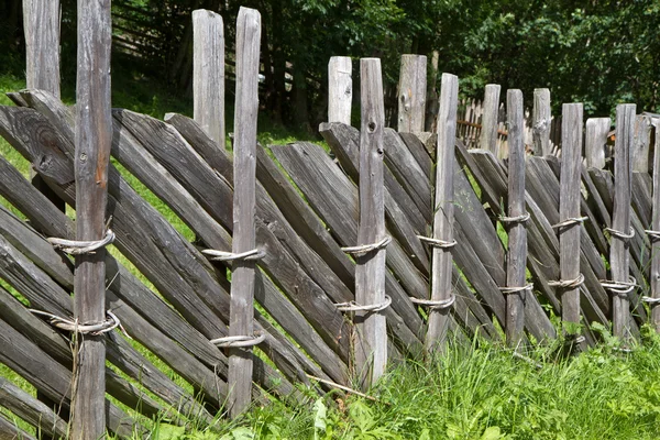 旧木制栅栏 — 图库照片