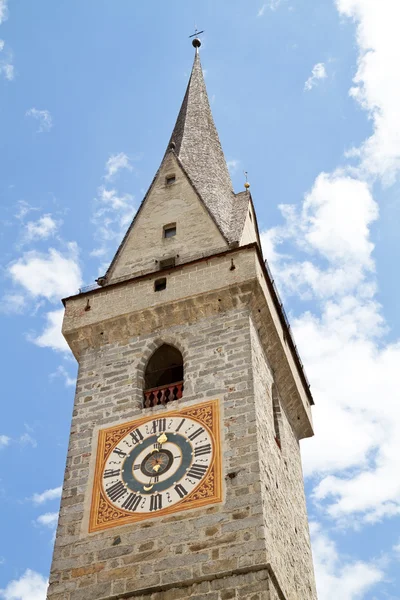 南チロル、イタリアの歴史的な教会の尖塔 — ストック写真