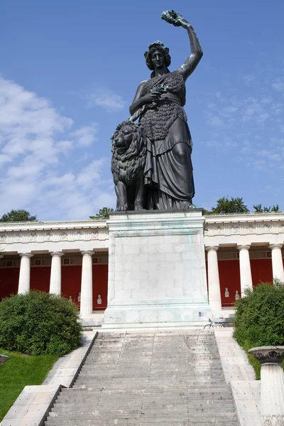 Bavaria Statue vor der Ruhmeshalle in München, Bayern — Stok fotoğraf