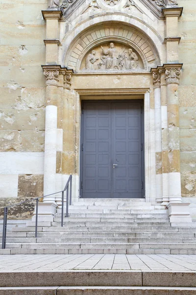 Portale d'ingresso della "Allerheiligen-Hofkirche" di Monaco di Baviera, Germa — Foto Stock