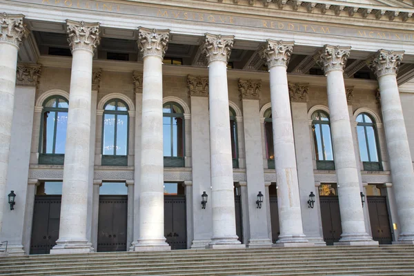 Das historische nationaltheater in münchen — Stockfoto