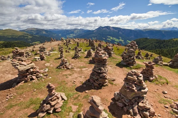 意大利阿尔卑斯山的石人 — 图库照片