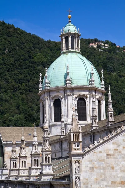 Medeltida Comos katedral på Comosjön i Italien, Lombardiet — Stockfoto