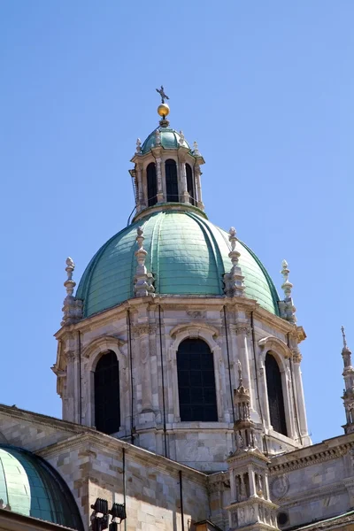 Medeltida Comos katedral på Comosjön i Italien, Lombardiet — Stockfoto