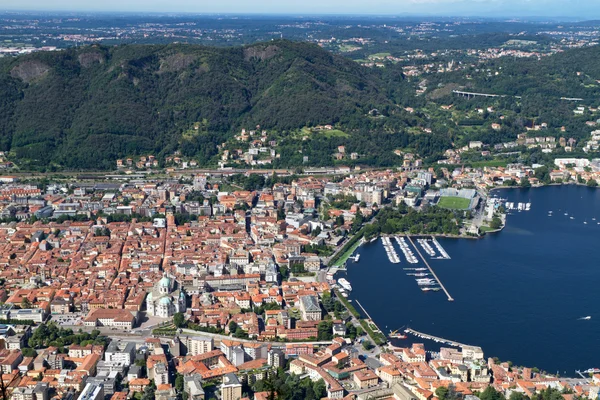 The small town of Como in Italy, Lombardia, from above — Stock Photo, Image